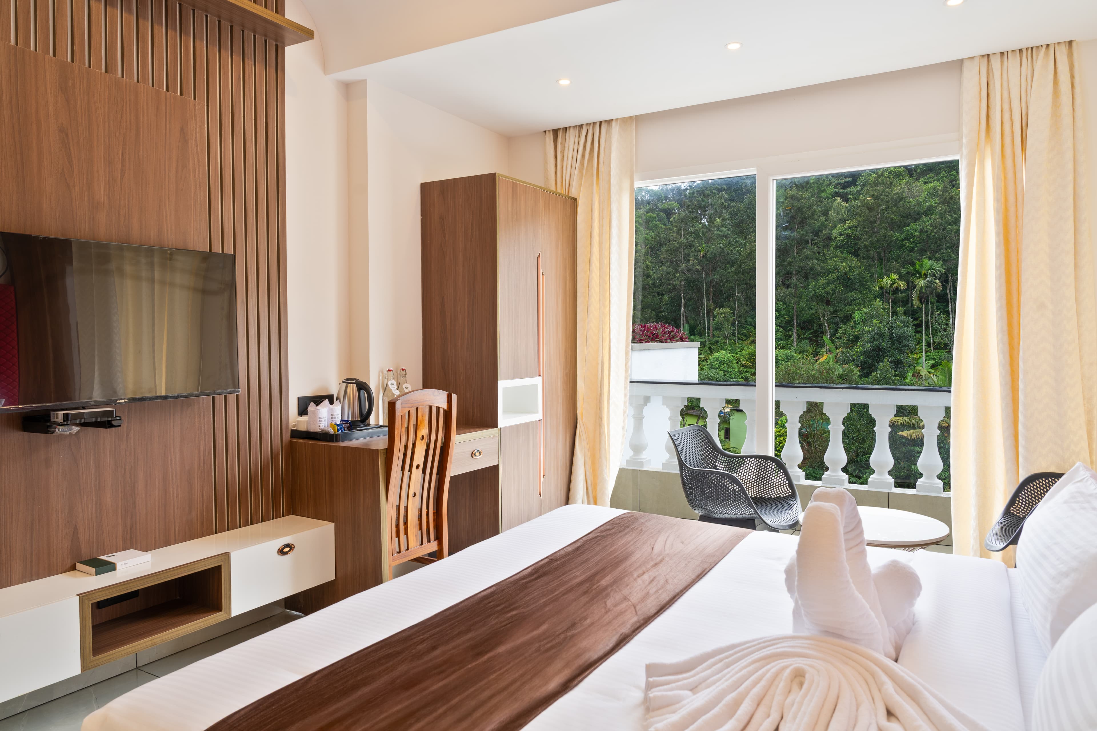 Valley View Window Alcove