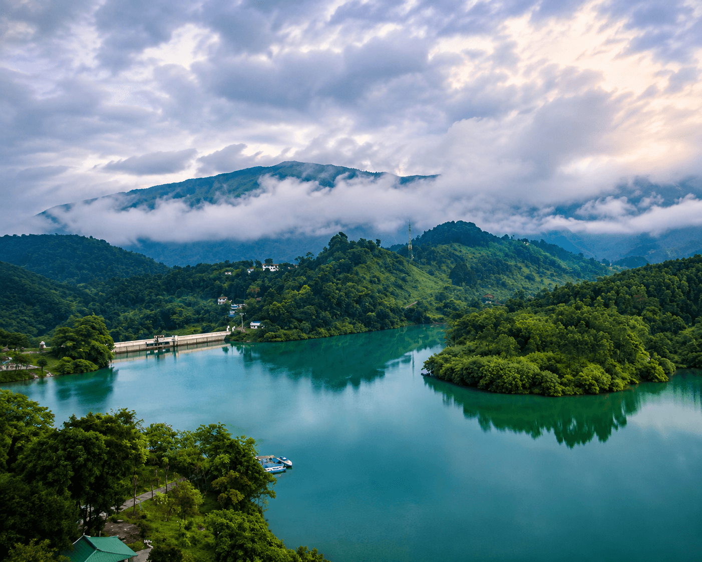 Sengulam Dam Boating